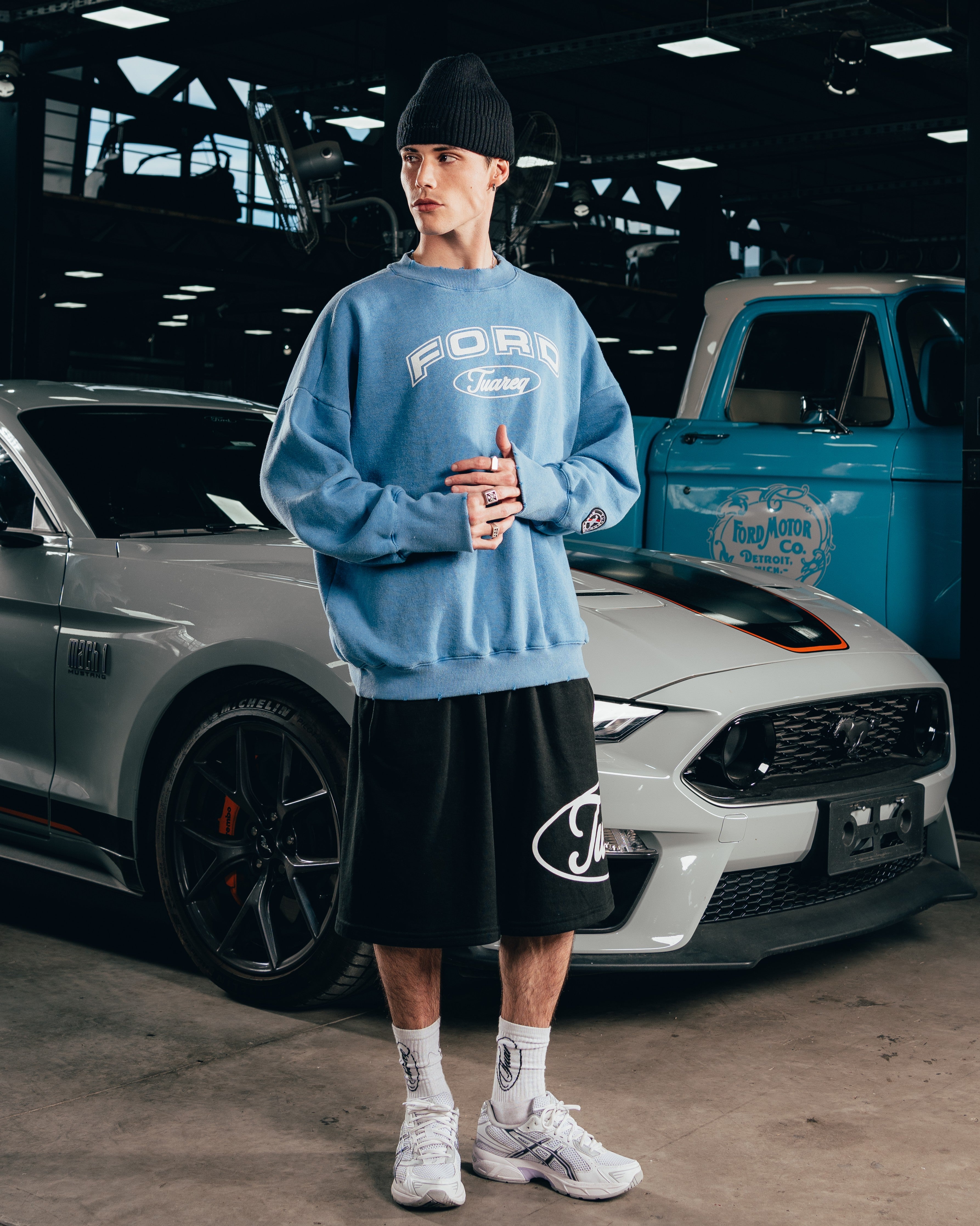 CREWNECK [ FORD ] UNIVERSITY ACID WASHED