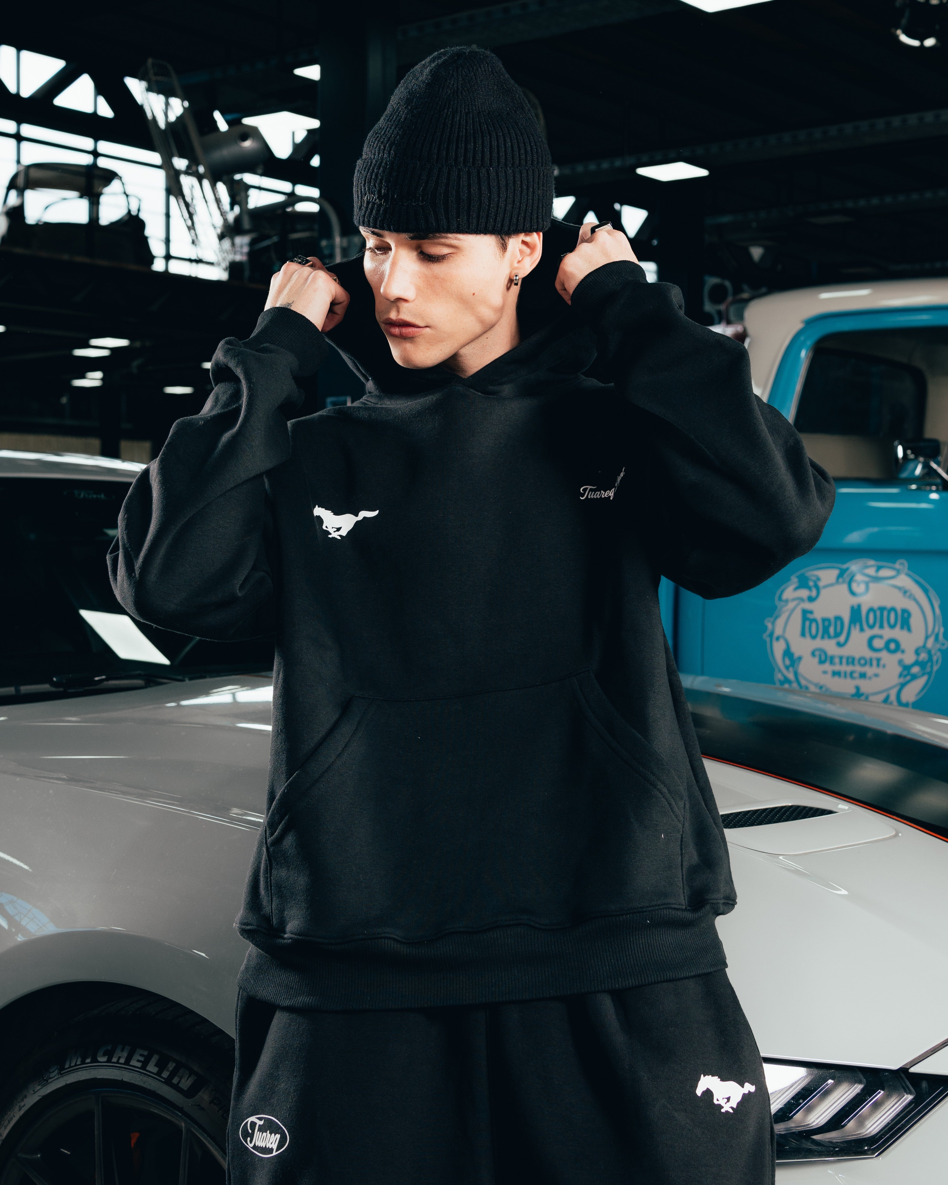 HOODIE EXTRAHEAVY [ FORD ] MUSTANG BLACK