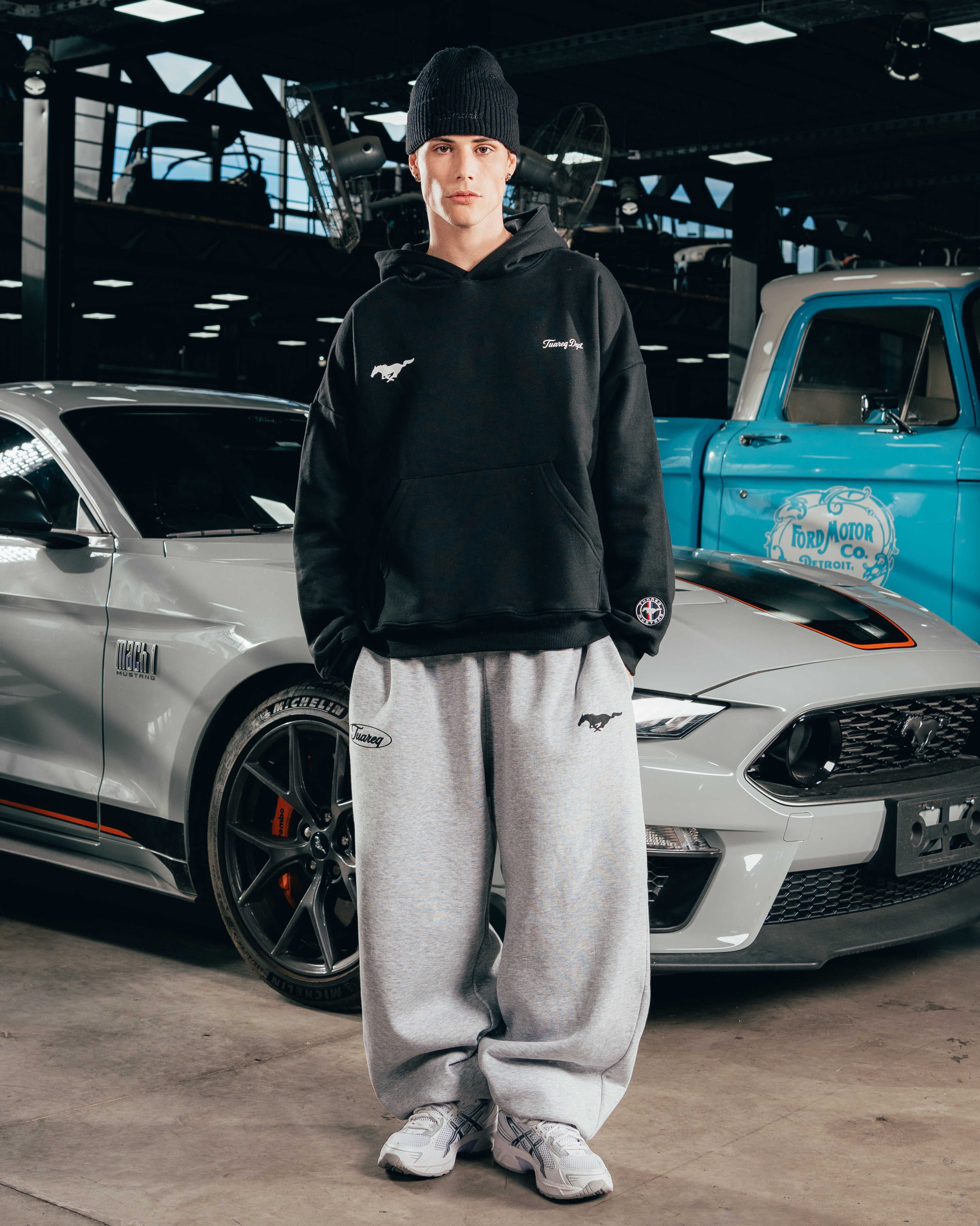HOODIE EXTRAHEAVY [ FORD ] MUSTANG BLACK