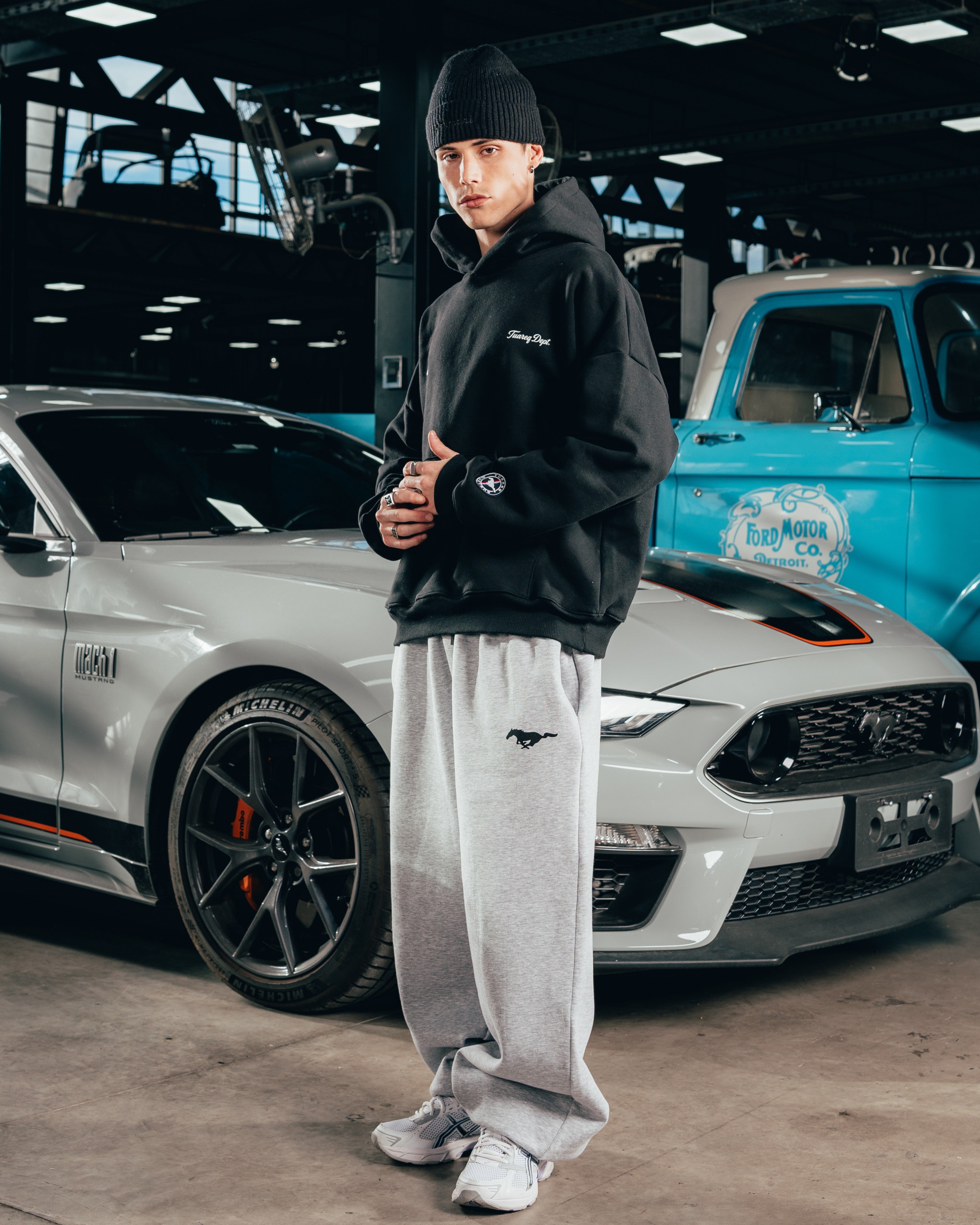 HOODIE EXTRAHEAVY [ FORD ] MUSTANG BLACK