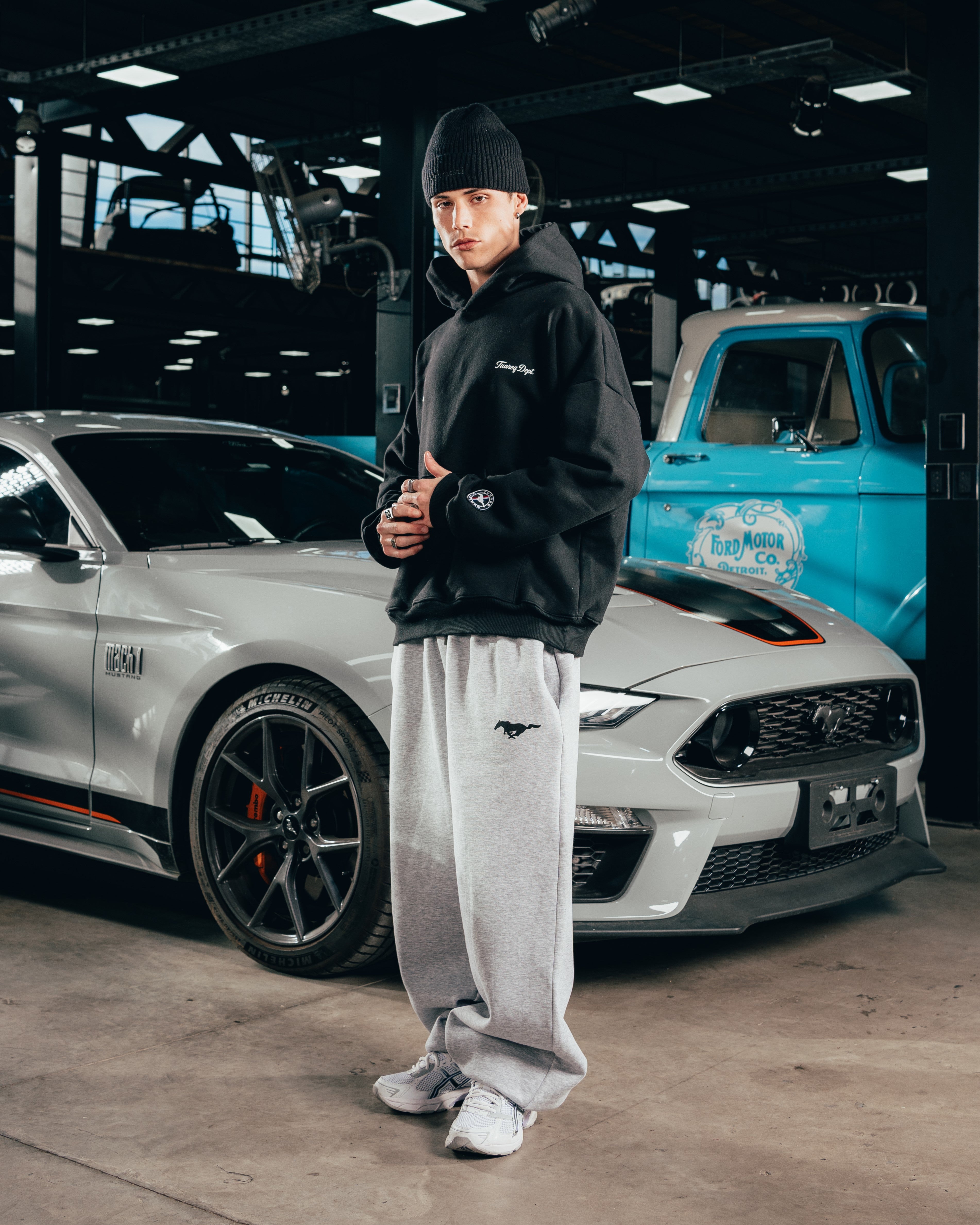 JOGGER OVERSIZED [ FORD ] MUSTANG GREY