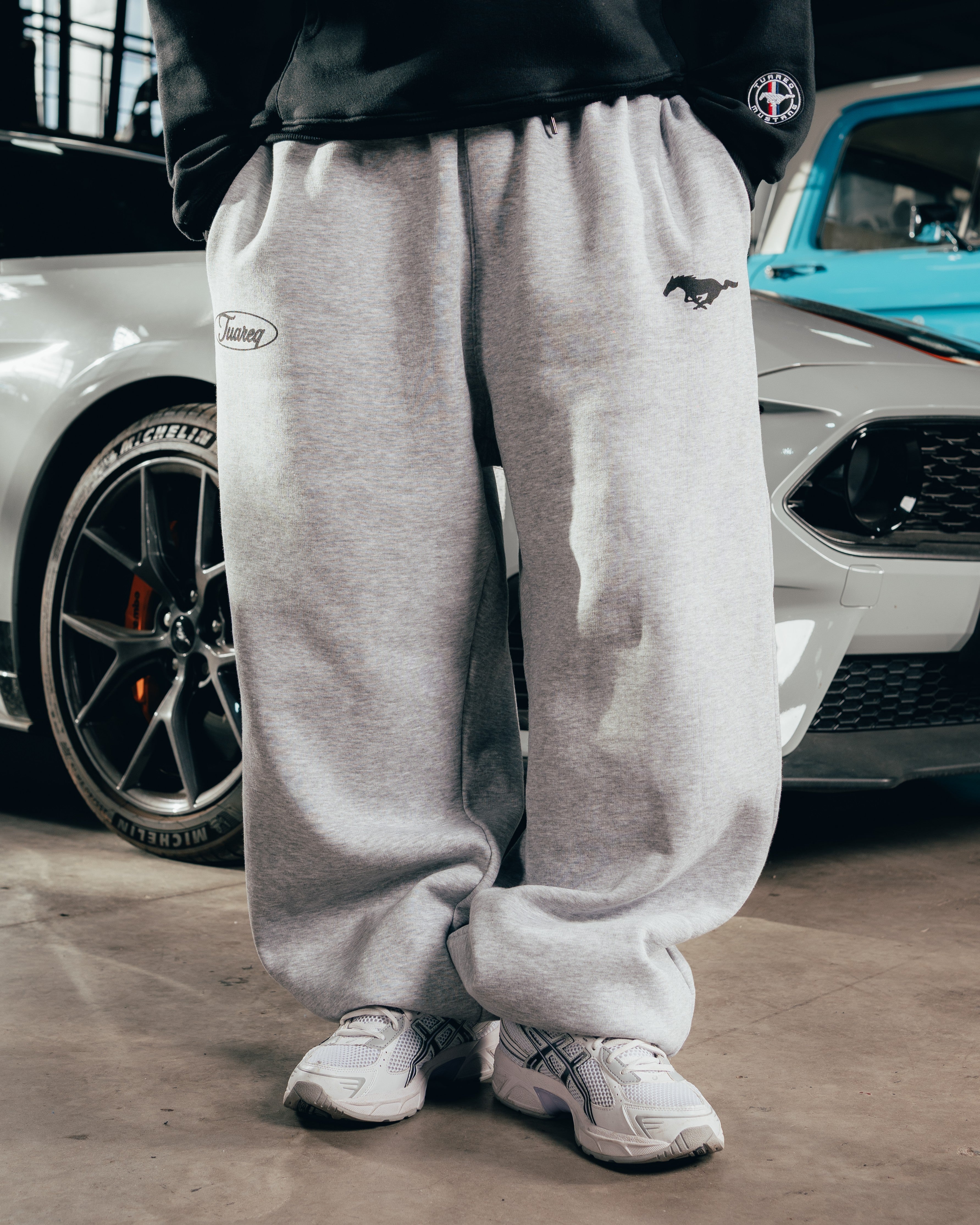 JOGGER OVERSIZED [ FORD ] MUSTANG GREY