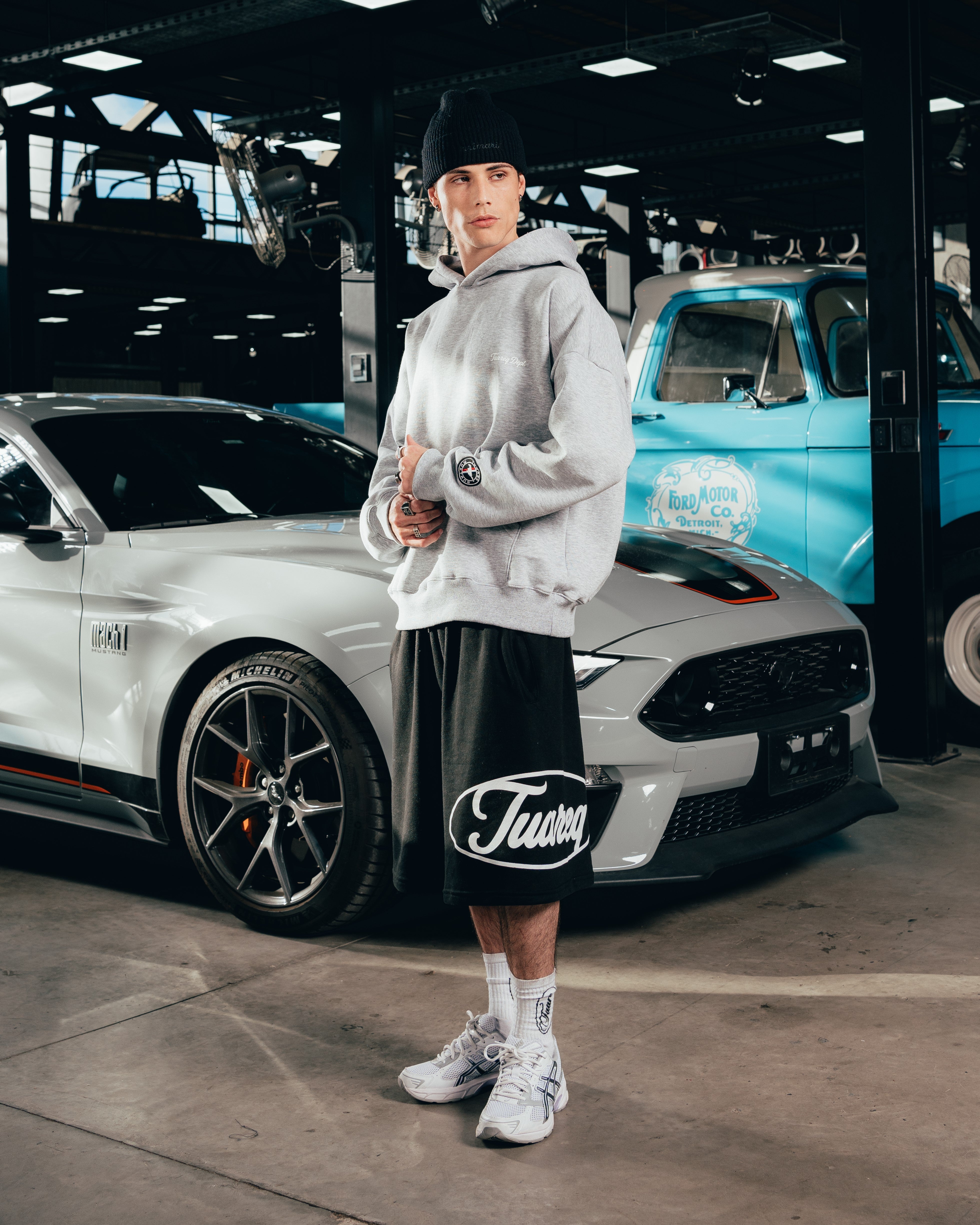 SHORT OVERSIZED [ FORD ] OVALO BLACK