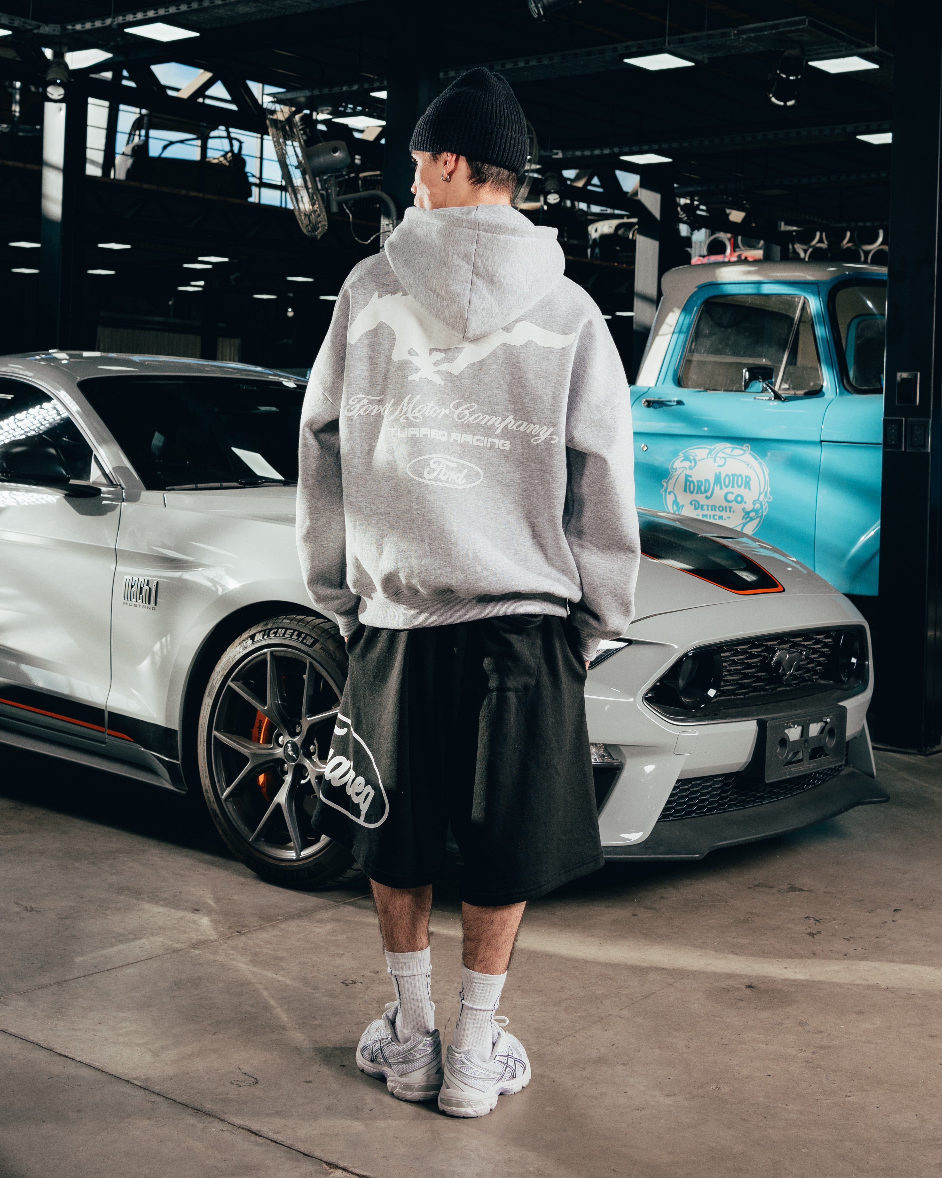 SHORT OVERSIZED [ FORD ] OVALO BLACK