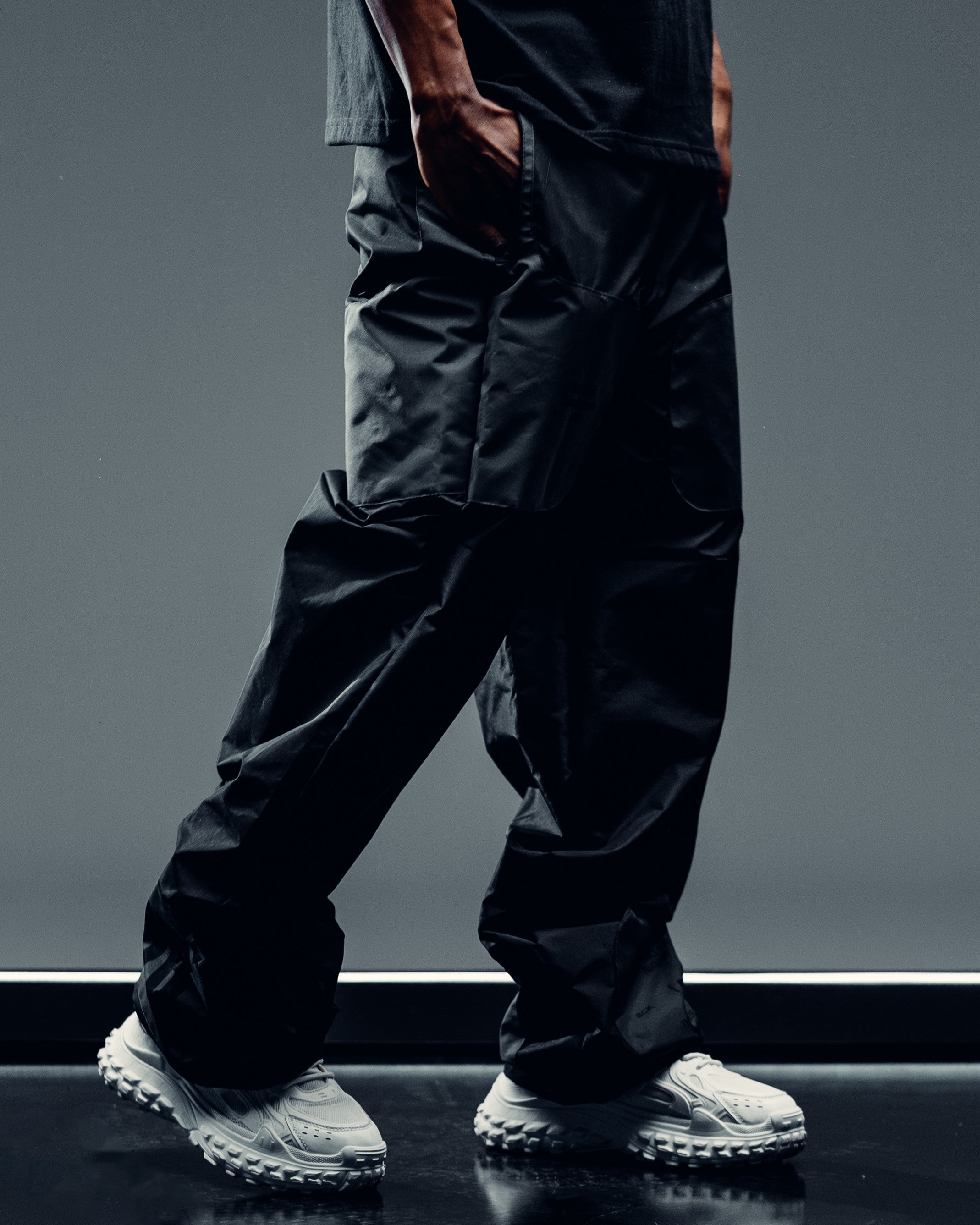 PARACHUTE CARGO PANTS [ B2B ] BLACK & GREY