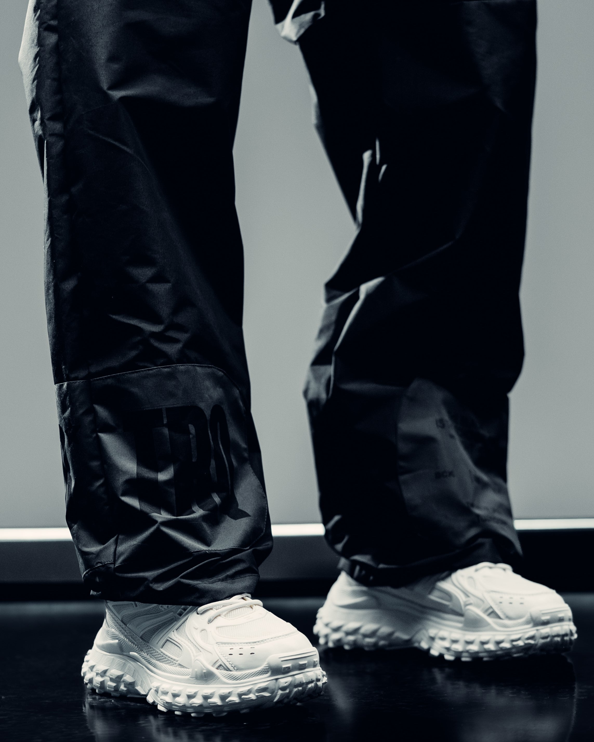 PARACHUTE CARGO PANTS [ B2B ] BLACK & GREY