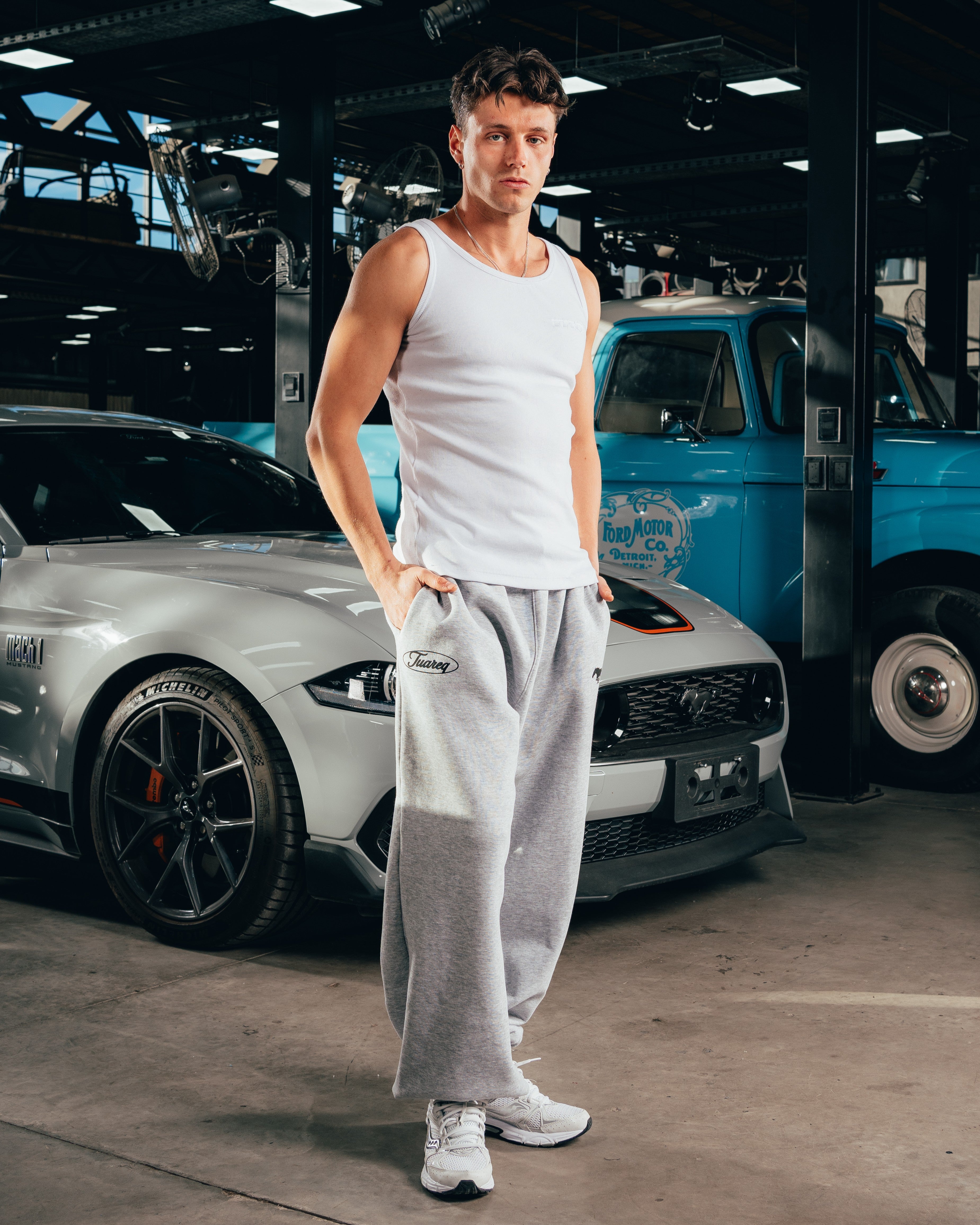 JOGGER OVERSIZED [ FORD ] MUSTANG GREY