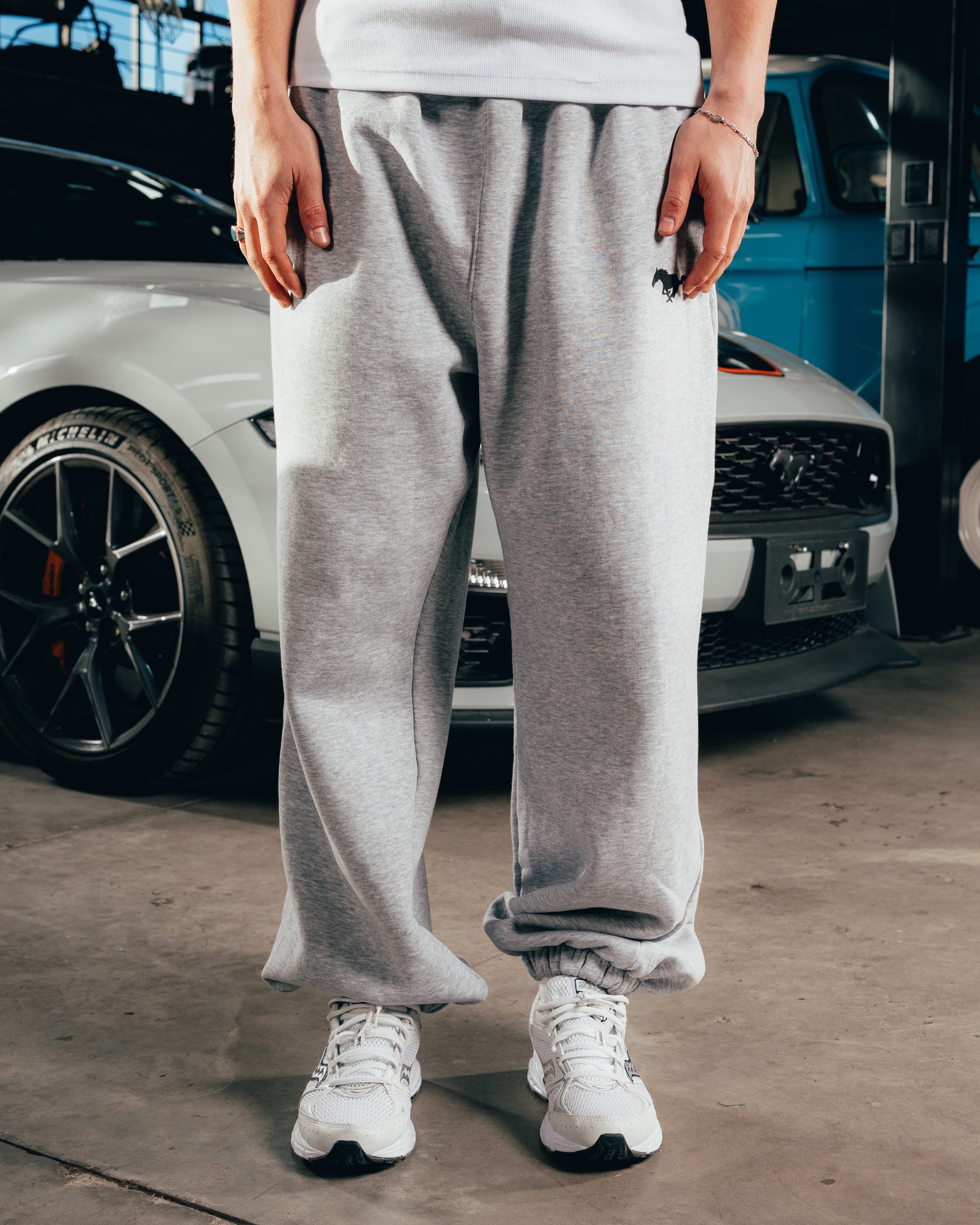 JOGGER OVERSIZED [ FORD ] MUSTANG GREY