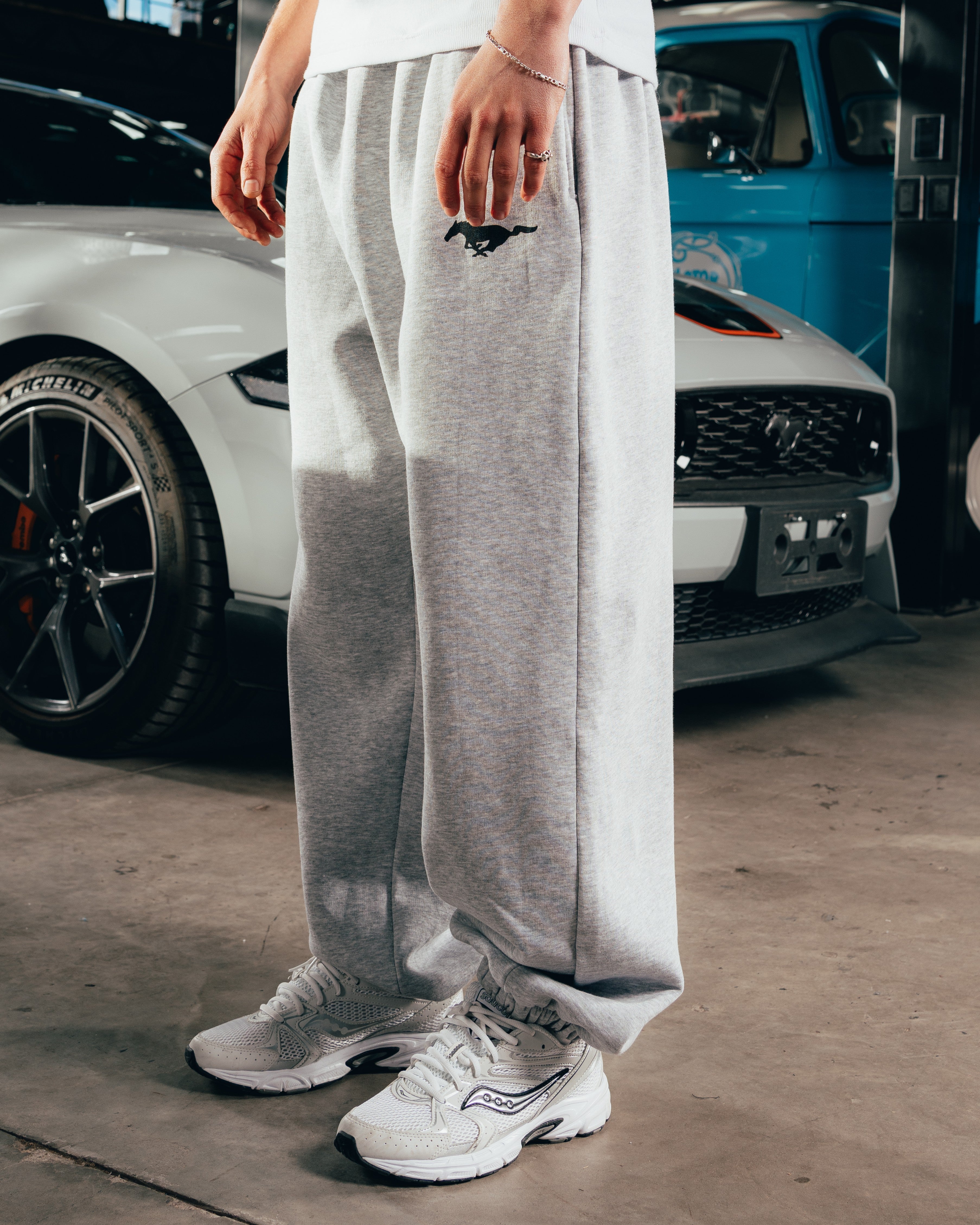 JOGGER OVERSIZED [ FORD ] MUSTANG GREY