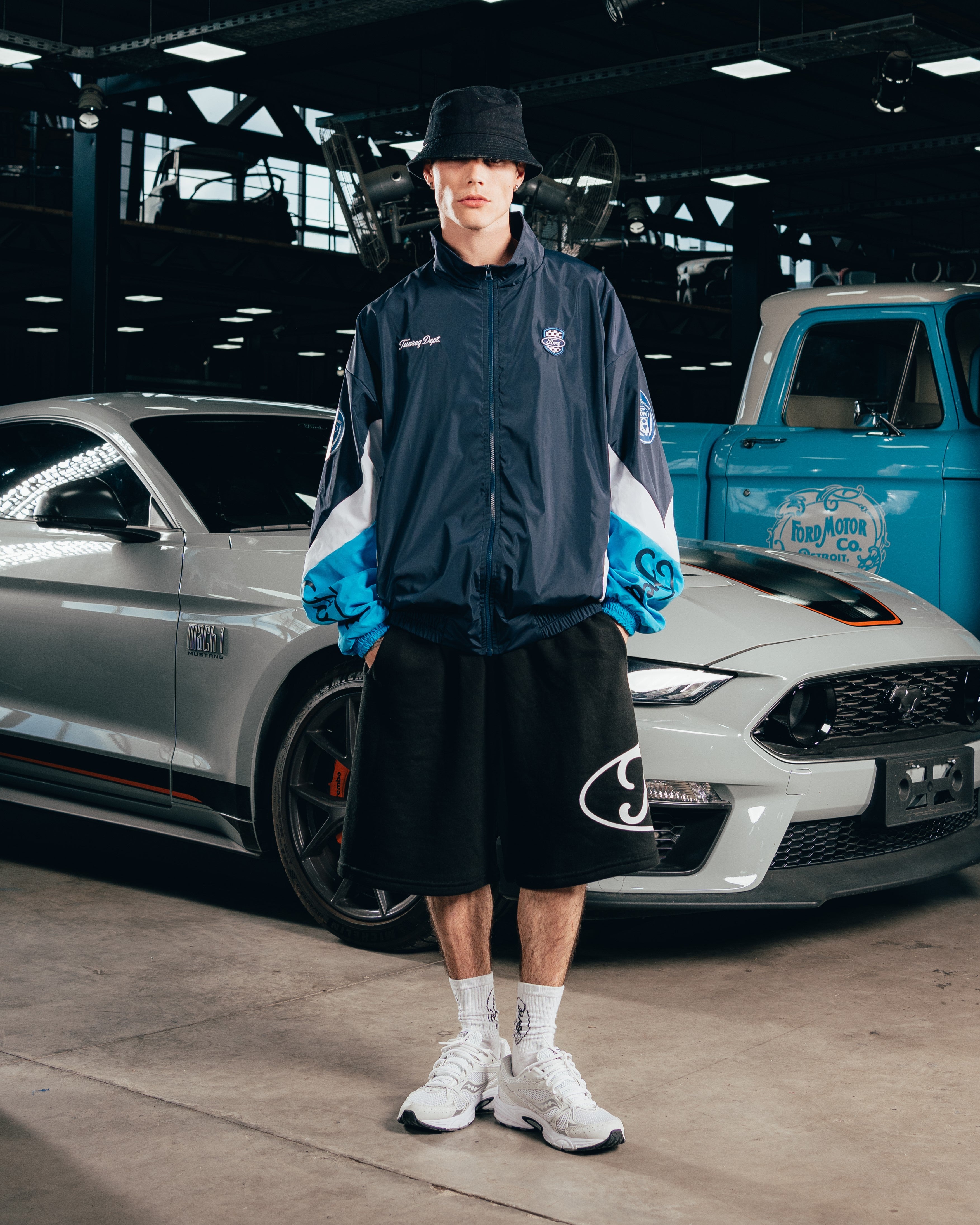 SHORT OVERSIZED [ FORD ] OVALO BLACK