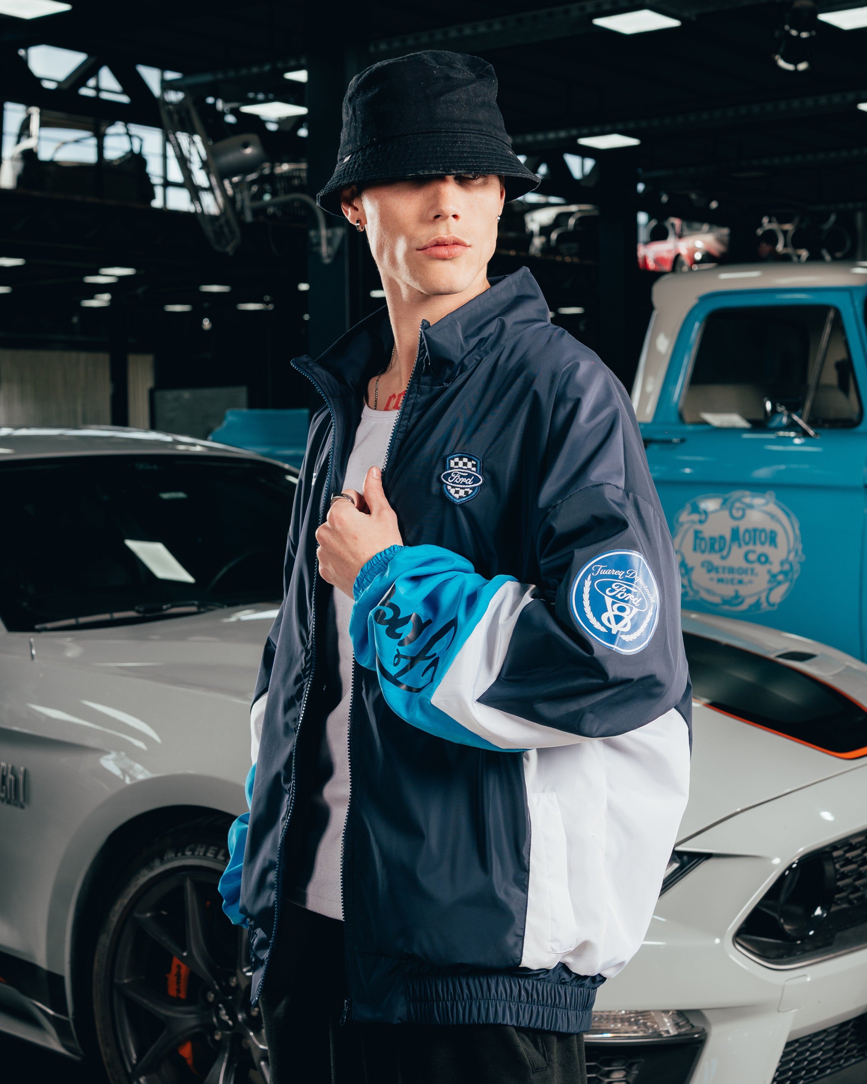 CAMPERA DEPORTIVA ROMPEVIENTO [ FORD ] BICOLOR BLUE